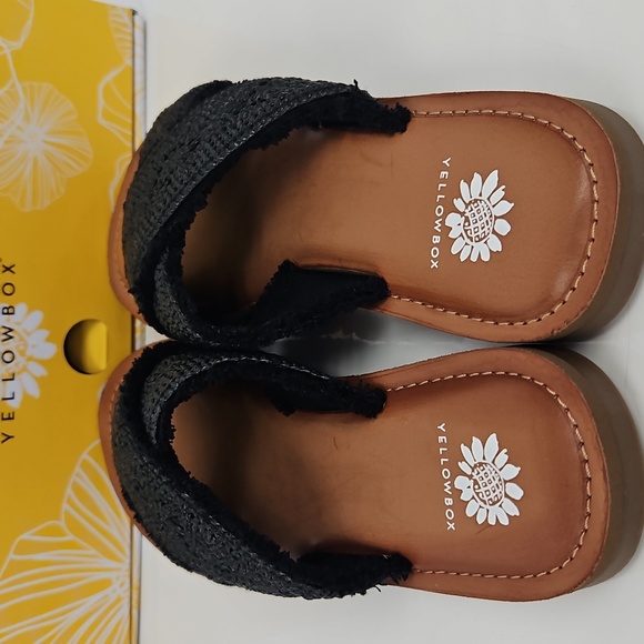 Yellow Box Women's Deska Black Raffia Sandals - Picture 3 of 5